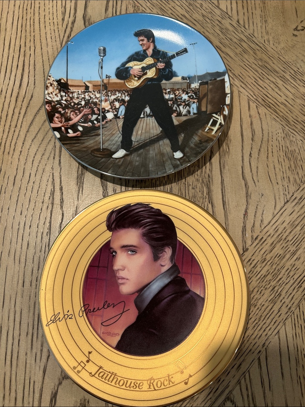 The Bradford Exchange Decorative Plate Set - Elvis Presley
